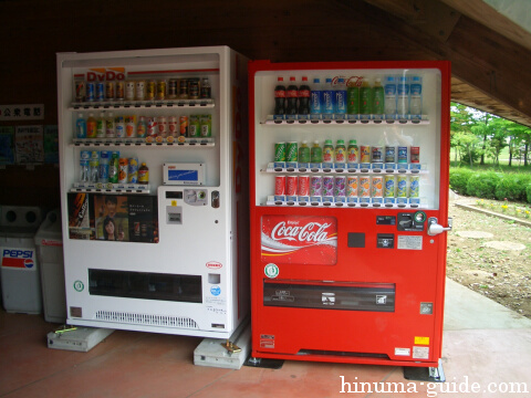 キャンプ場に設置されている自動販売機