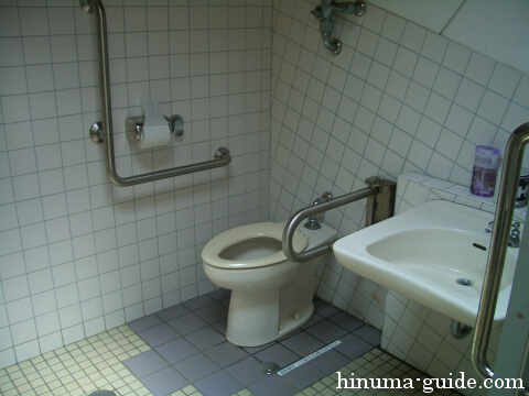 車椅子の方も利用できるトイレ