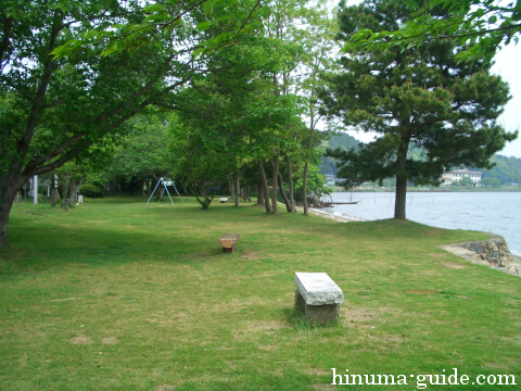 親沢公園キャンプ場のテントサイト・左側